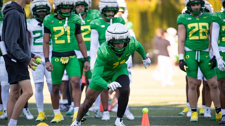 Oregon defensive back Dakoda Fields works out as the Oregon Ducks hit the practice field ahead of Michigan State Tuesday, Oct. 1, 2024 at the Hatfield-Dowlin Complex in Eugene, Ore. Oregon defensive back Dakoda Fields works out as the Oregon Ducks hit the practice field ahead of Michigan State Tuesday, Oct. 1, 2024 at the Hatfield-Dowlin Complex in Eugene, Ore.