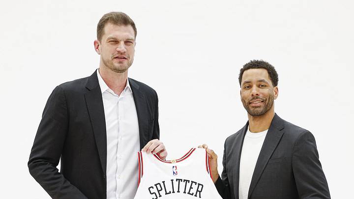 Jun 17, 2026; Chicago, Il, USA; Chicago Bulls Executive Vice President of Basketball Operations Bryson Graham (R) introduces new Chicago Bulls head coach Tiago Splitter (L) during a press conference at Advocate Center. Mandatory Credit: Kamil Krzaczynski-Imagn Images