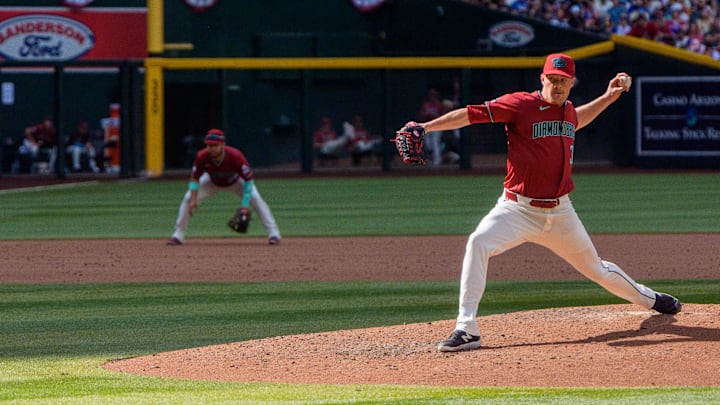 Mar 30, 2025; Phoenix, Arizona, USA; Arizona Diamondbacks pitcher Joe Mantiply (35) on the mound to pitch in the eighth inning against the Chicago Cubs at Chase Field. Mandatory Credit: Allan Henry-Imagn Images Mar 30, 2025; Phoenix, Arizona, USA; Arizona Diamondbacks pitcher Joe Mantiply (35) on the mound to pitch in the eighth inning against the Chicago Cubs at Chase Field. Mandatory Credit: Allan Henry-Imagn Images