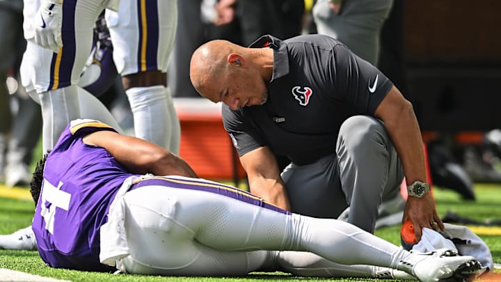 Aug 9, 2025; Minneapolis, Minnesota, USA; Minnesota Vikings wide receiver Rondale Moore (4) is quickly attended to by a Houston Texans trainer after suffering a lower leg injury during the second quarter at U.S. Bank Stadium. Mandatory Credit: Jeffrey Becker-Imagn Images Aug 9, 2025; Minneapolis, Minnesota, USA; Minnesota Vikings wide receiver Rondale Moore (4) is quickly attended to by a Houston Texans trainer after suffering a lower leg injury during the second quarter at U.S. Bank Stadium. Mandatory Credit: Jeffrey Becker-Imagn Images