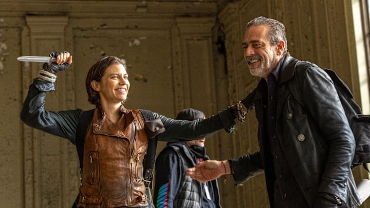 BTS, Lauren Cohan as Maggie Rhee, Jeffrey Dean Morgan as Negan - The Walking Dead: Dead City _ Season 1, Episode 6 - Photo Credit: Peter Kramer/AMC