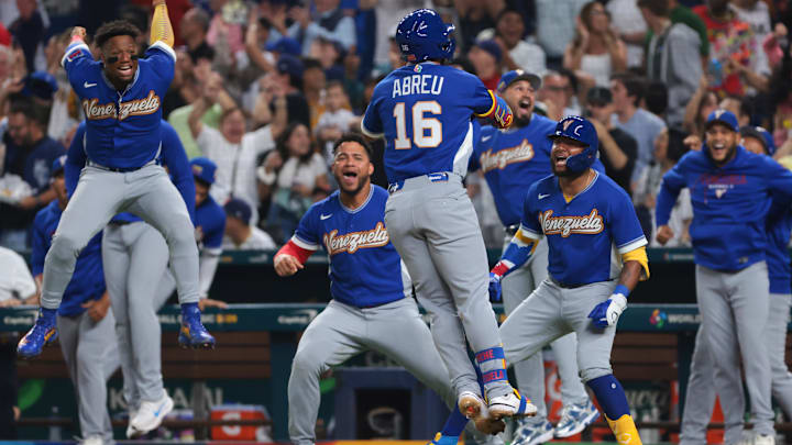 Wilyer Abreu’s three-run homer in the sixth inning proved to be the turning point for Venezuela against Japan. Wilyer Abreu’s three-run homer in the sixth inning proved to be the turning point for Venezuela against Japan.