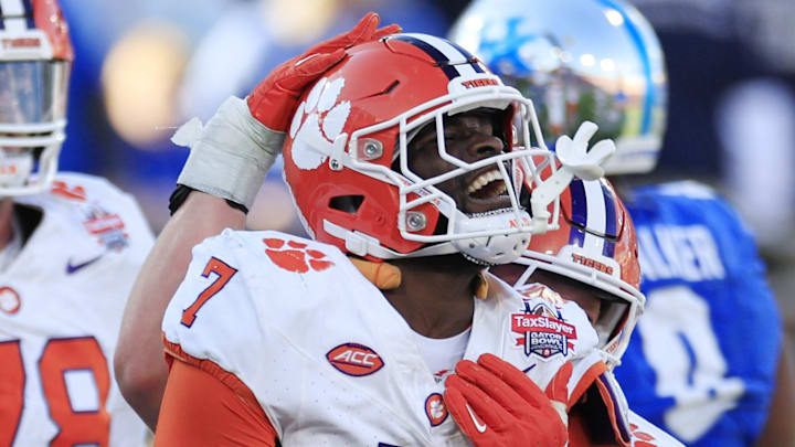 Clemson Tigers running back Phil Mafah (7)