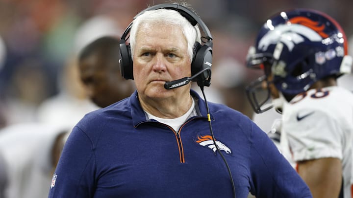 Aug 22, 2015; Houston, TX, USA; Denver Broncos defensive coordinator Wade Phillips on the sidelines during the game against the Houston Texans at NRG Stadium. The Broncos beat the Texans 14-10. Aug 22, 2015; Houston, TX, USA; Denver Broncos defensive coordinator Wade Phillips on the sidelines during the game against the Houston Texans at NRG Stadium. The Broncos beat the Texans 14-10.