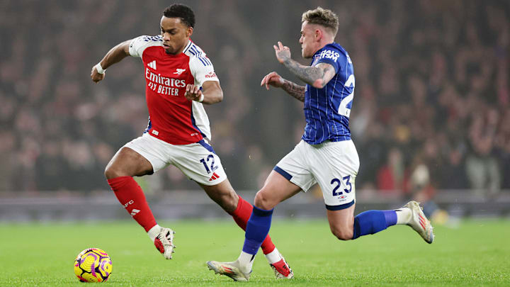 Arsenal joga fora de casa no domingo