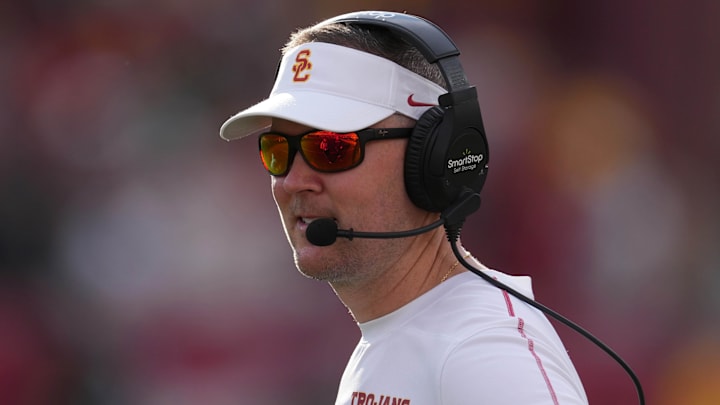 Nov 30, 2024; Los Angeles, California, USA; Southern California Trojans head coach Lincoln Riley reacts against the Notre Dame Fighting Irish in the second half at United Airlines Field at Los Angeles Memorial Coliseum. Mandatory Credit: Kirby Lee-Imagn Images Nov 30, 2024; Los Angeles, California, USA; Southern California Trojans head coach Lincoln Riley reacts against the Notre Dame Fighting Irish in the second half at United Airlines Field at Los Angeles Memorial Coliseum. Mandatory Credit: Kirby Lee-Imagn Images