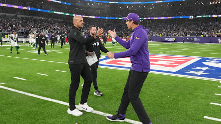 Oct 6, 2024; London, United Kingdom; New York Jets coach Robert Saleh (left) and Minnesota Vikings coach Kevin O'Connell shake hands after the game at Tottenham Hotspur Stadium. Mandatory Credit: Kirby Lee-Imagn Images Oct 6, 2024; London, United Kingdom; New York Jets coach Robert Saleh (left) and Minnesota Vikings coach Kevin O'Connell shake hands after the game at Tottenham Hotspur Stadium. Mandatory Credit: Kirby Lee-Imagn Images