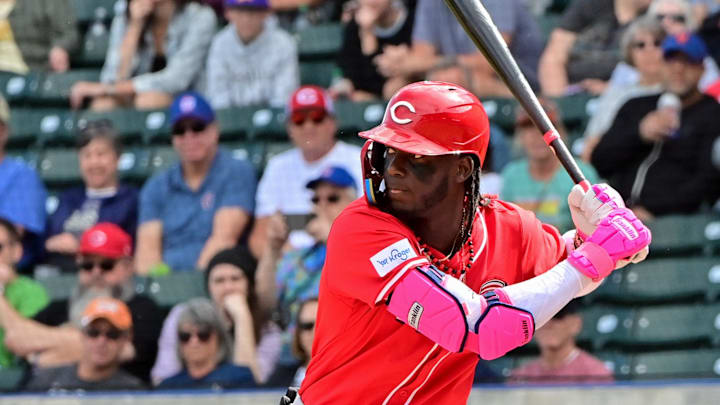 Cincinnati Reds third baseman Elly De La Cruz (44) at bat