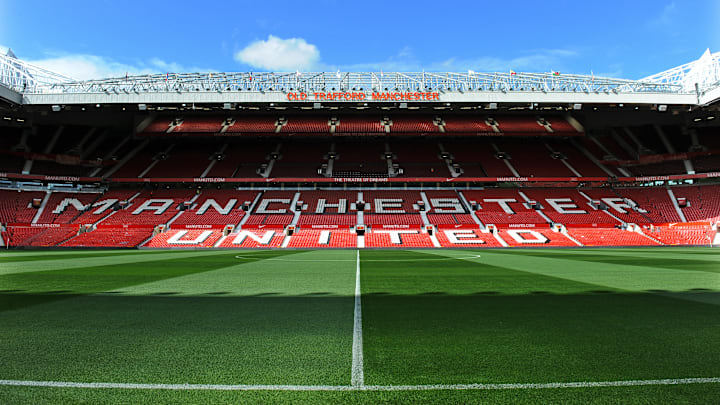 Man Utd were in the red again Man Utd were in the red again