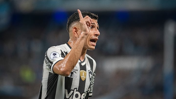 O Botafogo olha para cima na tabela do Brasileirão O Botafogo olha para cima na tabela do Brasileirão