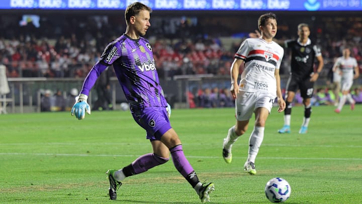 Neto passa por cirurgia e só volta em 2026 