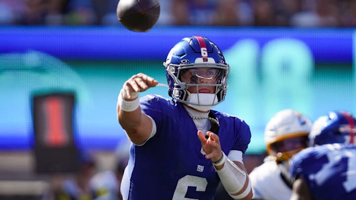 New York Giants quarterback Jaxson Dart (6) throws the ball during a game against the Los Angeles Chargers at MetLife Stadium, Sep 28, 2025, East Rutherford, NJ, USA.