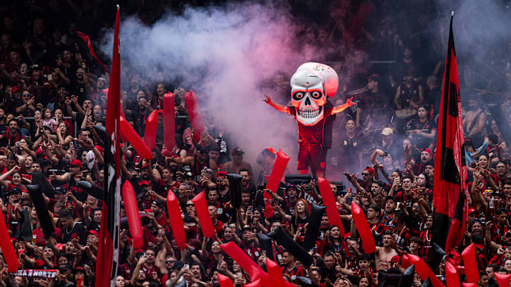 Athletico-PR lidera a competição Athletico-PR lidera a competição