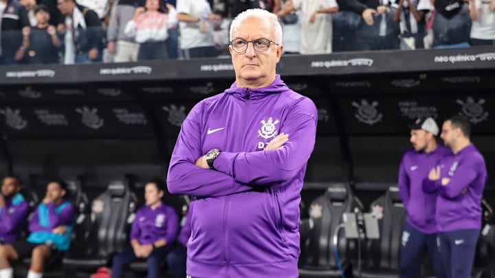 Corinthians demite chefe do departamento médico após reclamação de Dorival Junior Corinthians demite chefe do departamento médico após reclamação de Dorival Junior