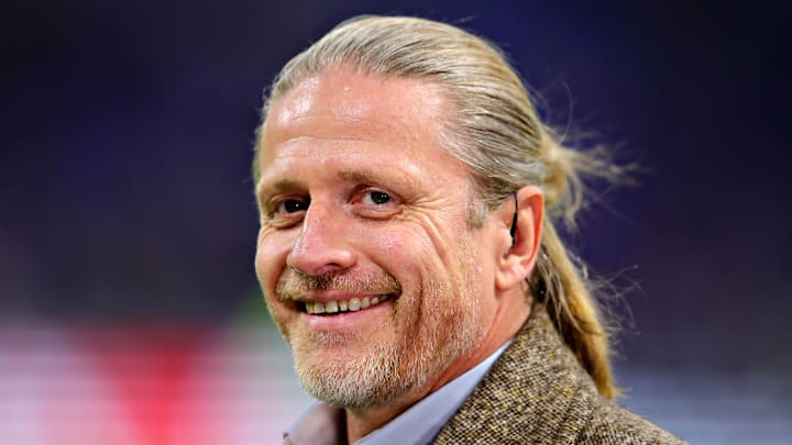 Olympique Lyonnais v FC Barcelona - UEFA Champions League Round of 16: First Leg