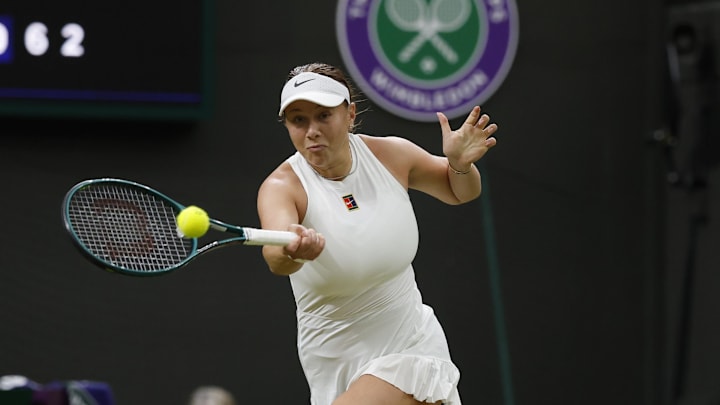 Amanda Anisimova will face Aryna Sabalenka in the semifinals at Wimbledon.