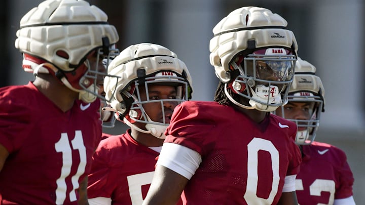 Alabama linebackers at practice