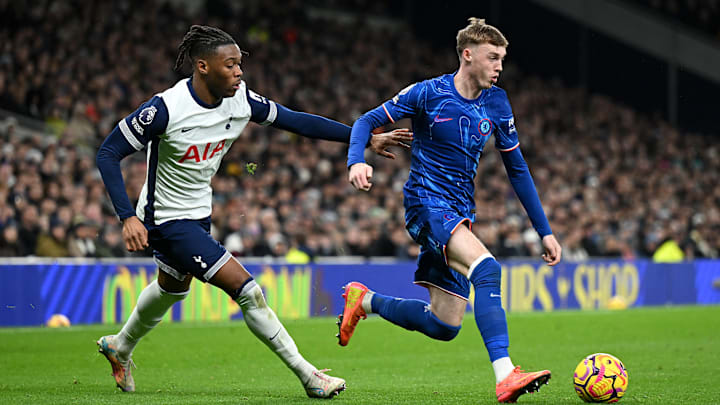 Cole Palmer foi liberado e deve voltar ao time no clássico