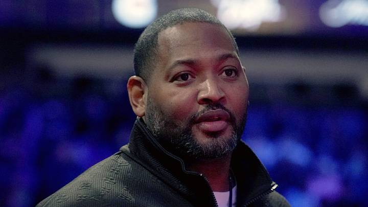 Dec 9, 2023; Las Vegas, Nevada, USA; Former NBA player Robert Horry looks on before the in season tournament championship final between the Los Angeles Lakers and the Indiana Pacers at T-Mobile Arena. Mandatory Credit: Kyle Terada-USA TODAY Sports Dec 9, 2023; Las Vegas, Nevada, USA; Former NBA player Robert Horry looks on before the in season tournament championship final between the Los Angeles Lakers and the Indiana Pacers at T-Mobile Arena. Mandatory Credit: Kyle Terada-USA TODAY Sports