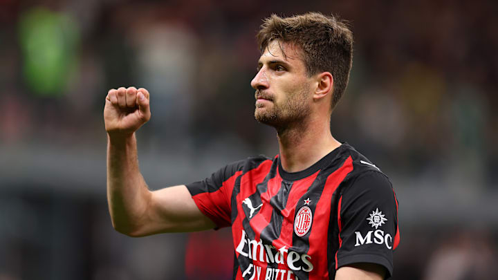 Milan terá novo uniforme para jogos como visitante em 2025/26