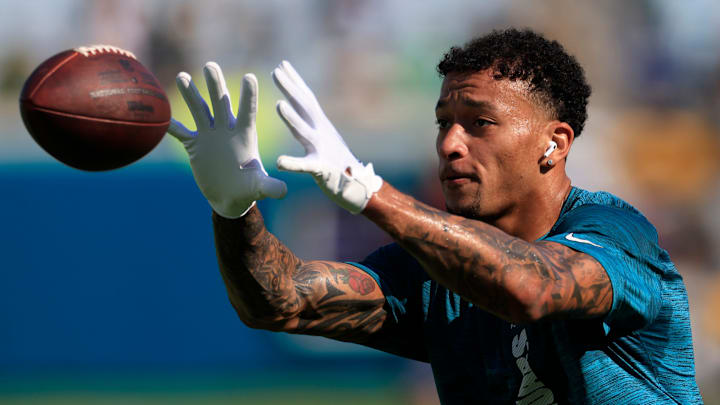 Jacksonville Jaguars tight end Evan Engram (17) catches a pass before an NFL football matchup Sunday, Oct. 27, 2024 at EverBank Stadium in Jacksonville, Fla. [Corey Perrine/Florida Times-Union]