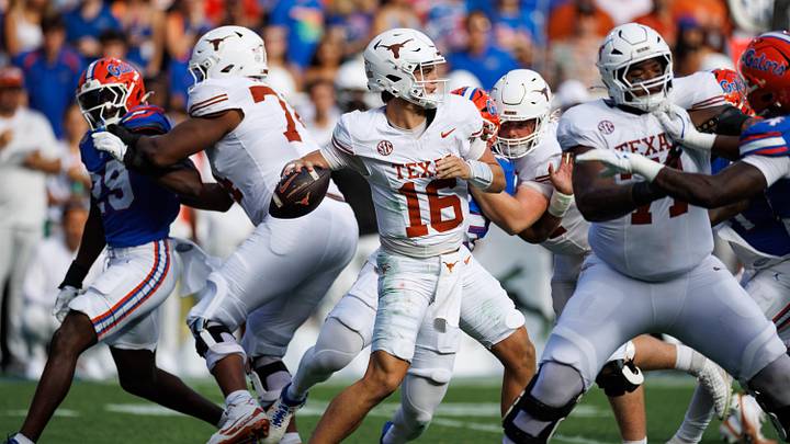 Oct 4, 2025; Gainesville, Florida, USA; Texas Longhorns quarterback Arch Manning (16) throws the ball in the pocket against the Florida Gators during the first half at Ben Hill Griffin Stadium. Mandatory Credit: Matt Pendleton-Imagn Images Oct 4, 2025; Gainesville, Florida, USA; Texas Longhorns quarterback Arch Manning (16) throws the ball in the pocket against the Florida Gators during the first half at Ben Hill Griffin Stadium. Mandatory Credit: Matt Pendleton-Imagn Images
