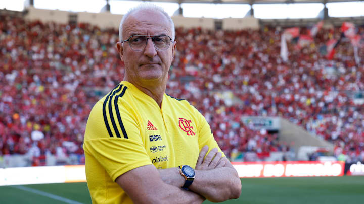 Dorival Júnior reestreou no Flamengo em jogo contra o Internacional; times mudaram muito desde o 1º Turno do Brasileirão.