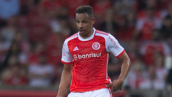 Volante, em condições, é titular absoluto