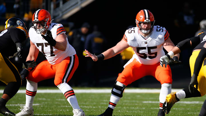 Cleveland Browns v Pittsburgh Steelers
