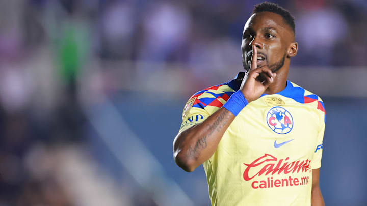 La alegría celeste duró poco porque el colombiano Julián Quiñones ya logró el empate 1-1.