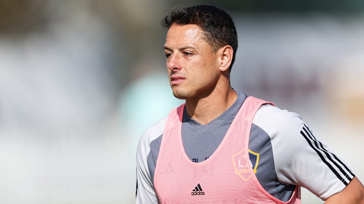 El delantero mexicano Chicharito Hernández termina su contrato con El Galaxy de Los Ángeles al final de la temporada.