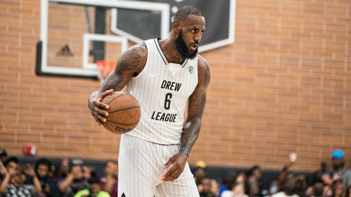 LeBron James jugará en The CrawsOver