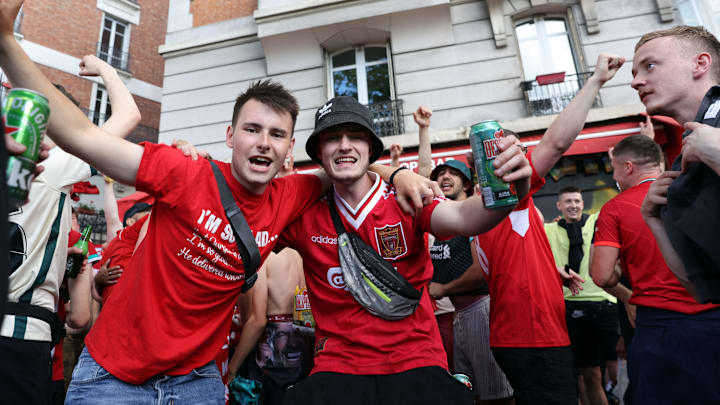 Venus en nombre à Paris, les fans de Liverpool sont déjà chauds.