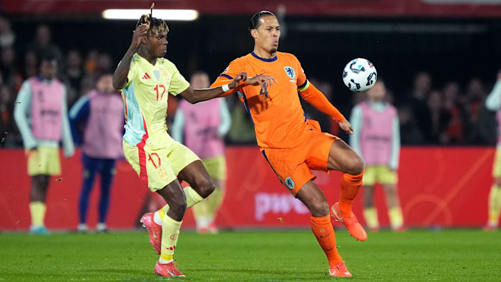 Bola volta a rolar no domingo para as duas seleções Bola volta a rolar no domingo para as duas seleções