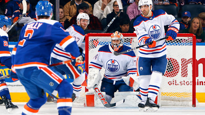 Edmonton Oilers v New York Islanders Edmonton Oilers v New York Islanders