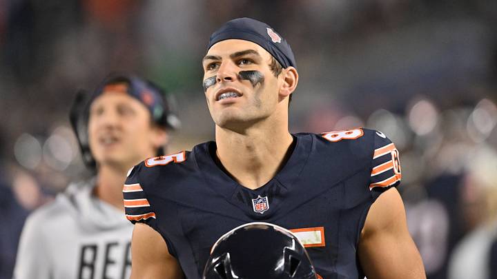 Sep 28, 2026; Chicago, Illinois, USA;  Chicago Bears tight end Cole Kmet (85)