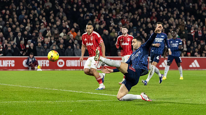 A draw at the City Ground leaves Arsenal seven points clear at the top.