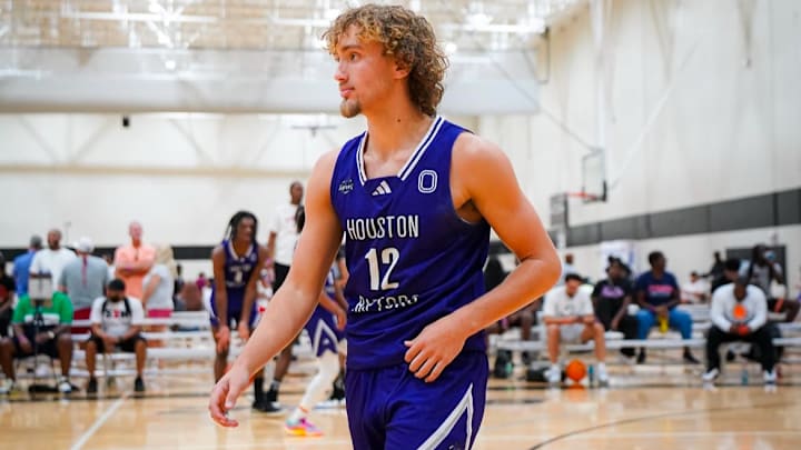 Noah Neumann during a basketball game with the Houston Raptors