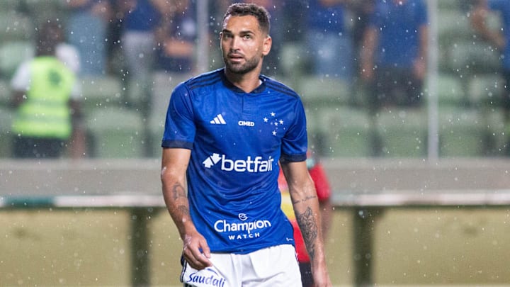 Gilberto é uma das esperanças de gol no time celeste