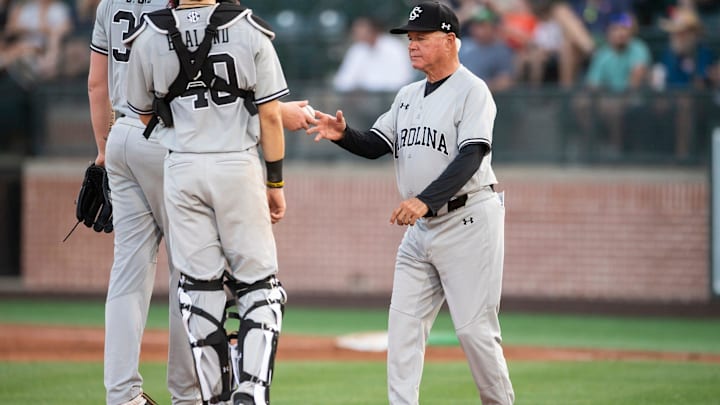 South Carolina Gamecocks head coach Paul Mainieri pulls starting pitcher Brandon Stone (32) as the Auburn Tigers take on South Carolina Gamecocks at Plainsman Park in Auburn, Ala., on Thursday, May 8, 2025.