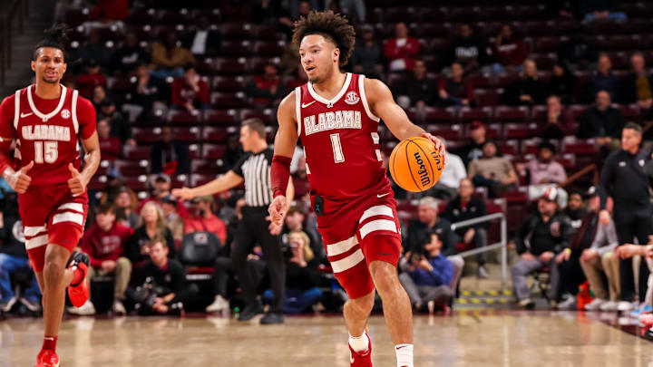 Jan 8, 2025; Columbia, South Carolina, USA; Alabama Crimson Tide guard Mark Sears (1) brings the ball up against the South Carolina Gamecocks in the second half at Colonial Life Arena. Mandatory Credit: Jeff Blake-Imagn Images Jan 8, 2025; Columbia, South Carolina, USA; Alabama Crimson Tide guard Mark Sears (1) brings the ball up against the South Carolina Gamecocks in the second half at Colonial Life Arena. Mandatory Credit: Jeff Blake-Imagn Images