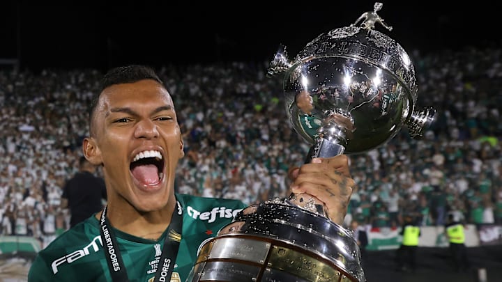 Gabriel Veron participou de quatro jogos na campanha vitoriosa da Libertadores