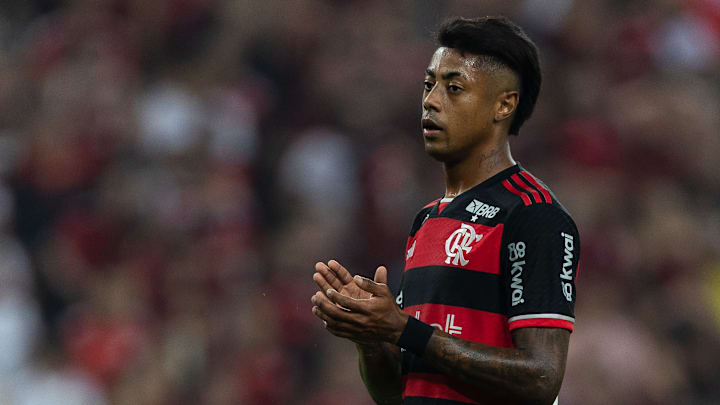 Bruno Henrique com a camisa do Flamengo