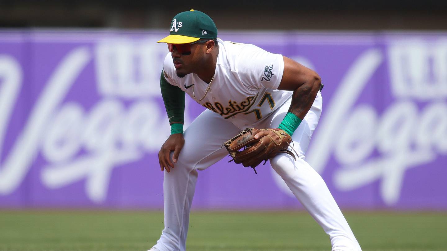 Mets Aquire Veteran Utility Man Off Waivers From Athletics