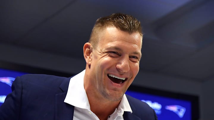 Rob Gronkowski signs one-day contract, retires a Patriot Rob Gronkowski signs one-day contract, retires a Patriot