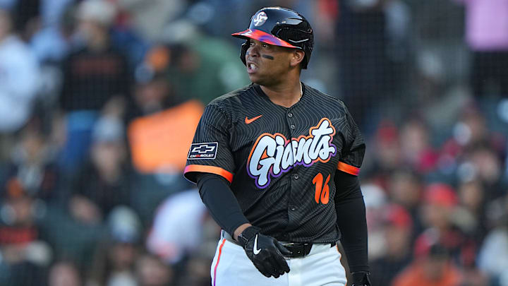 Tras ser canjeado por Medias Rojas, Rafael Devers ya luce el uniforme de los Gigantes