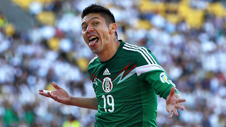 Oribe Peralta celebra un gol con el Tri ante Nueva Zelanda.