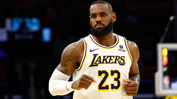 Minnesota Timberwolves v Los Angeles Lakers