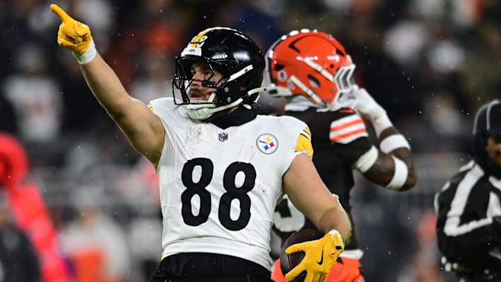 Nov 21, 2024; Cleveland, Ohio, USA; Pittsburgh Steelers tight end Pat Freiermuth (88) celebrates a first down catch during the first quarter against the Cleveland Browns at Huntington Bank Field. Mandatory Credit: Ken Blaze-Imagn Images