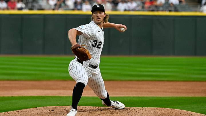 Aug 9, 2026; Chicago, Illinois, USA;  Chicago White Sox pitcher Hagen Smith (32) delivers the ball during the second inning against the Cleveland Guardians at Rate Field. Mandatory Credit: Matt Marton-Imagn Images